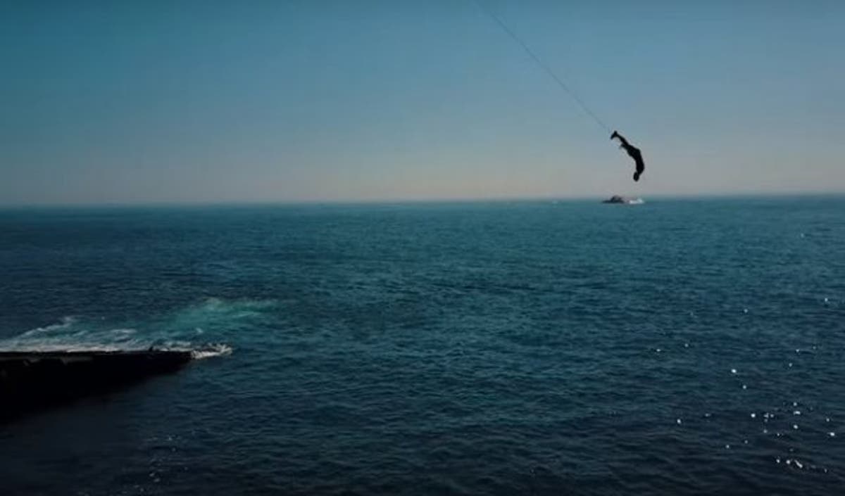 Video Cape Town Shipwreck Rope Swinging With Thrill Seeker