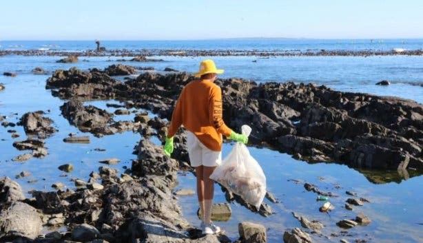 Two Oceans Aquarium clean up 